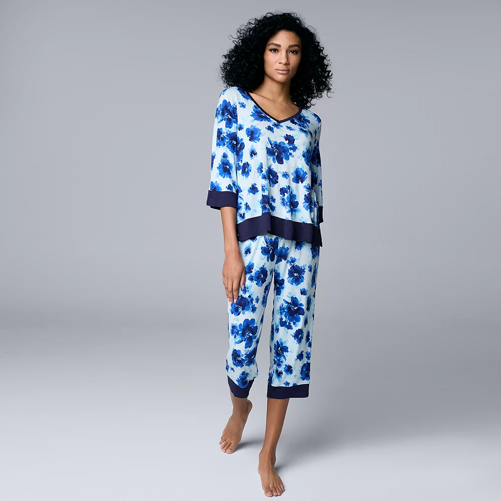 Women's Simply Vera Vera Wang 3/4 Sleeve Pajama Top and Capri Pajama Pants Sleep Set 5 Women's Simply Vera Vera Wang 3/4 Sleeve Pajama Top and Capri Pajama Pants Sleep Set - Image 3