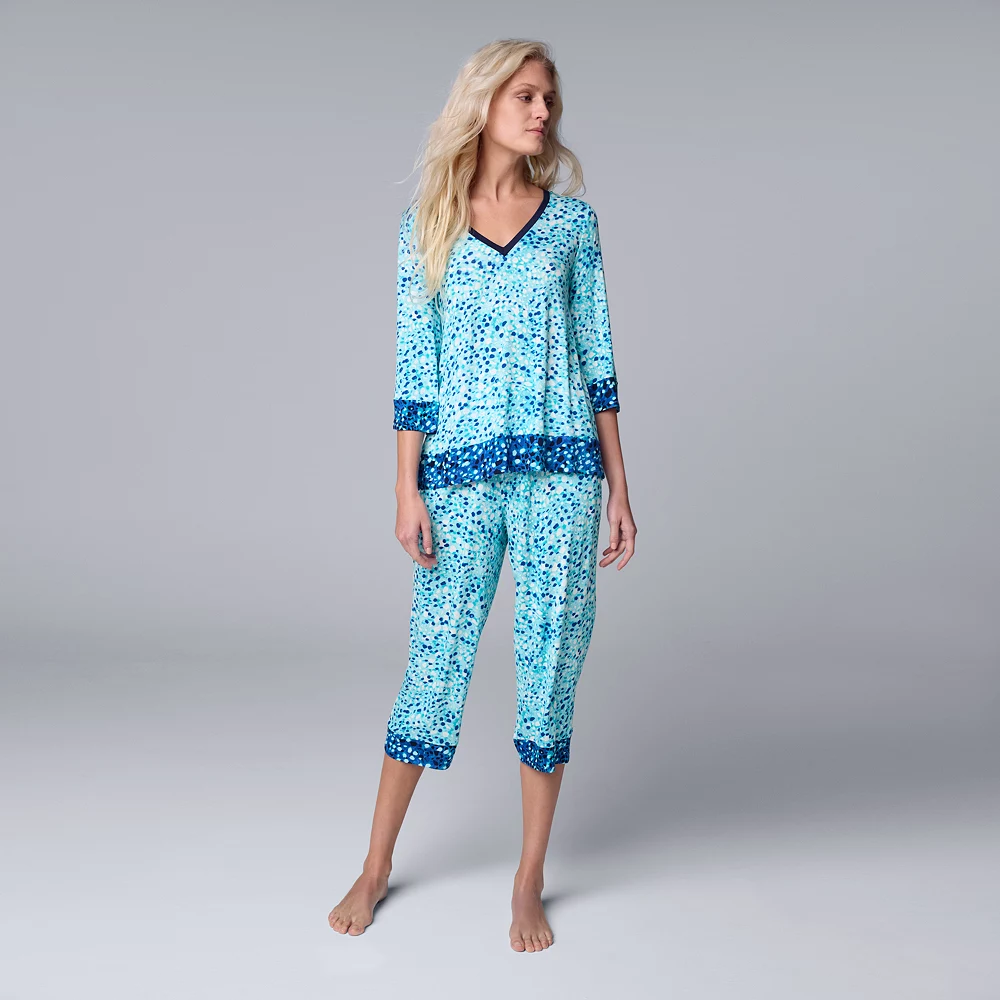 Women's Simply Vera Vera Wang 3/4 Sleeve Pajama Top and Capri Pajama Pants Sleep Set 4 Women's Simply Vera Vera Wang 3/4 Sleeve Pajama Top and Capri Pajama Pants Sleep Set - Image 2